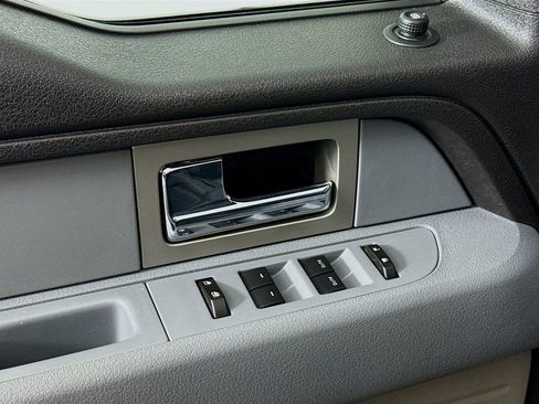 Used 2011 Ford F150 XLT w/ XLT Chrome Pkg image 12