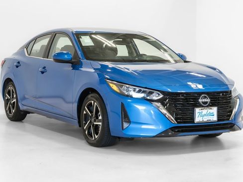 Used 2025 Nissan Sentra SV FWD image 5