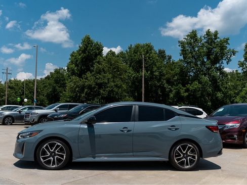 Used 2024 Nissan Sentra SV FWD image 3