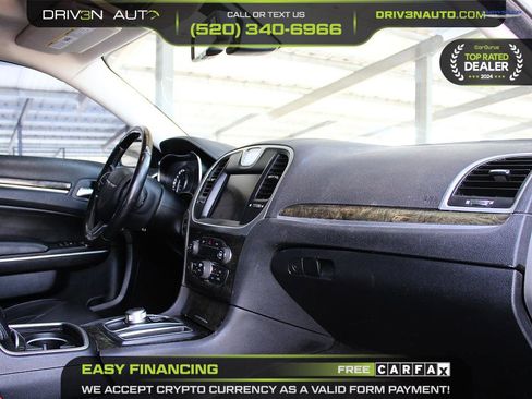 Used 2016 Chrysler 300 C image 17