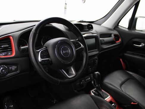 Used 2019 Jeep Renegade Trailhawk image 14