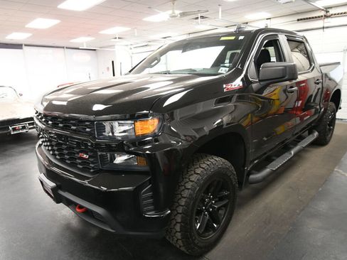 Used 2021 Chevrolet Silverado 1500 Custom Trail Boss AWD/4WD image 3