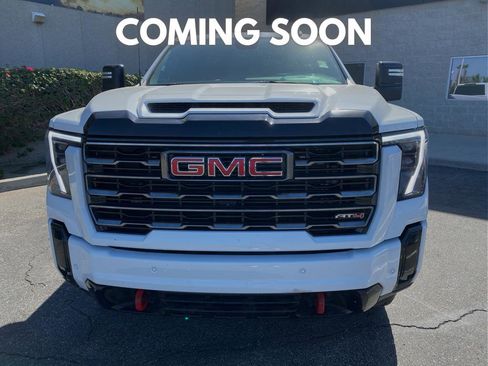 Used 2025 GMC Sierra 2500 AT4 AWD/4WD image 2