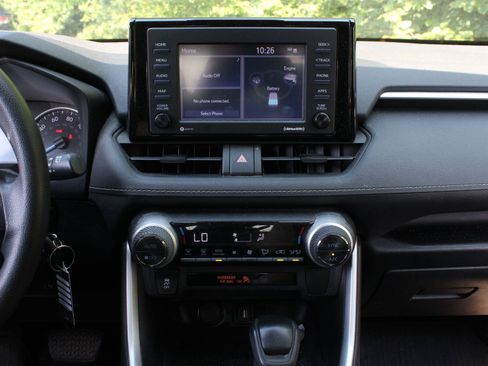 Used 2021 Toyota RAV4 LE AWD/4WD image 12