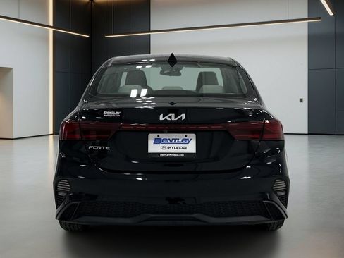 Used 2022 Kia Forte LXS FWD image 5