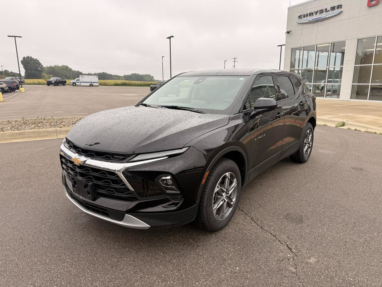 Used 2025 Chevrolet Blazer LT AWD/4WD image 7