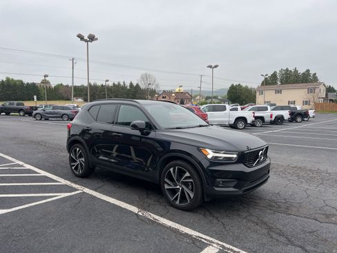 Used 2020 Volvo XC40 T5 R-Design AWD/4WD image 8