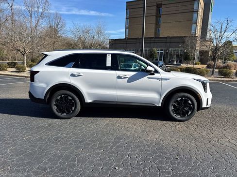 New 2026 Kia Sorento S image 2