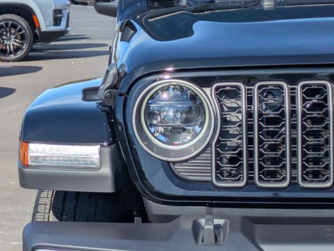 New 2026 Jeep Gladiator Sport AWD/4WD image 10