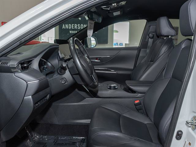 Used 2024 Toyota Venza XLE AWD/4WD image 9