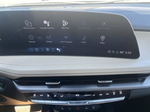 Used 2024 Cadillac XT4 Luxury w/ Cold Weather Package AWD/4WD image 23