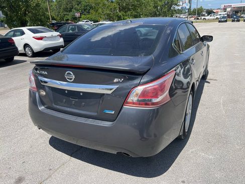 Used 2013 Nissan Altima 2.5 SV FWD image 6