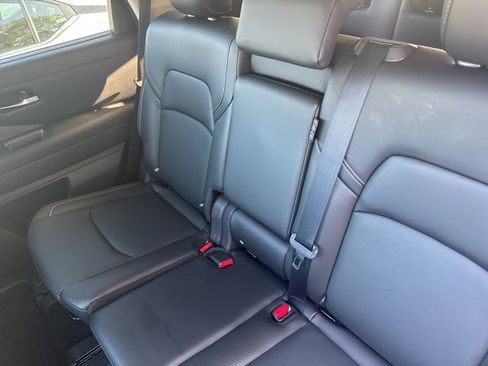 Used 2022 Nissan Pathfinder SL image 19