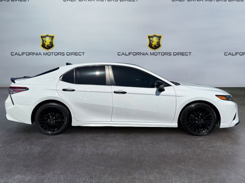 Used 2019 Toyota Camry SE w/ Carpet Mat Package FWD image 6