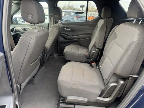 Used 2023 Chevrolet Traverse LT image 12