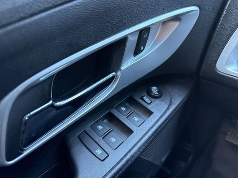 Used 2016 Chevrolet Equinox LTZ w/ Enhanced Convenience Package image 35