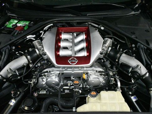 Used 2013 Nissan GT-R Black Edition AWD/4WD image 91