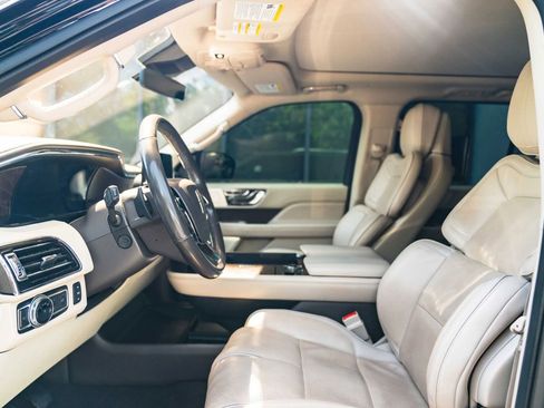 Used 2018 Lincoln Navigator Reserve w/ Technology Package AWD/4WD image 16