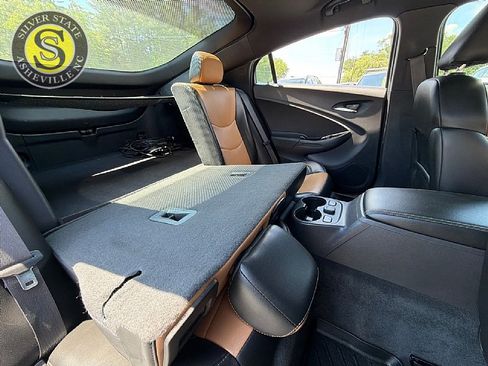 Used 2016 Chevrolet Volt Premier w/ Driver Confidence Package FWD image 21
