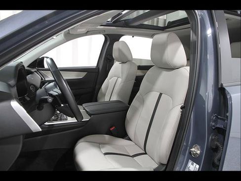 Certified 2025 MAZDA CX-70 Plug-In Hybrid w/ Premium Pkg AWD/4WD image 5