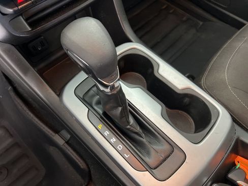 Used 2022 Chevrolet Colorado LT AWD/4WD image 14