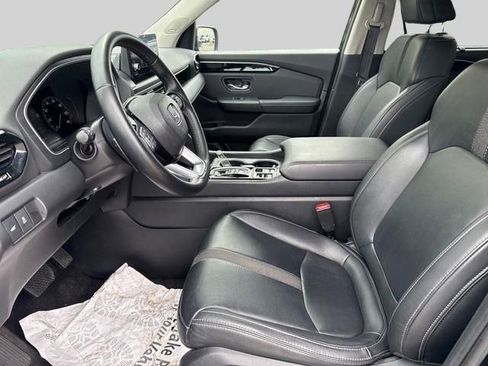 Certified 2023 Honda Pilot Touring image 3
