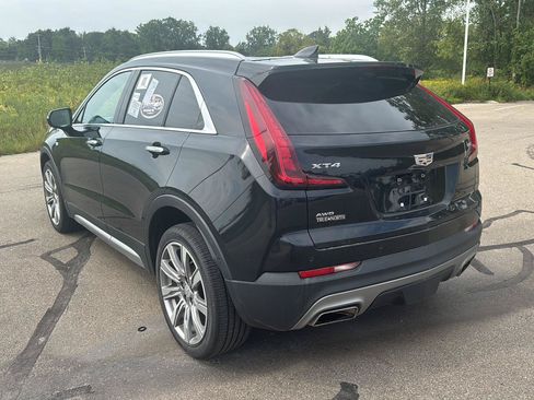 Used 2022 Cadillac XT4 Premium Luxury w/ Sun And Sound Package AWD/4WD image 3