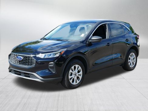 Used 2023 Ford Escape Active AWD/4WD image 3