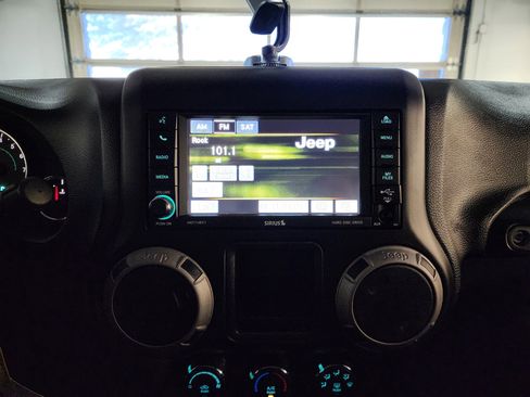 Used 2017 Jeep Wrangler Unlimited Sport w/ Connectivity Group image 30