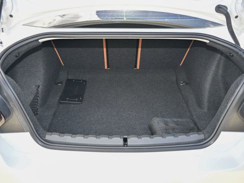 Used 2024 BMW 230i Coupe w/ Premium Package image 9