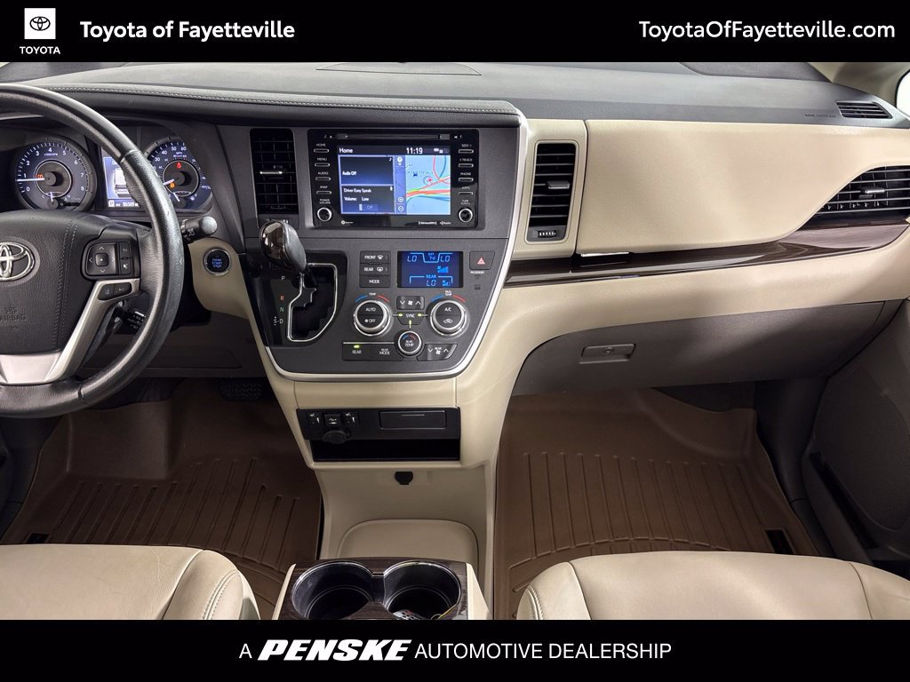 Used 2020 Toyota Sienna XLE w/ XLE Navigation Package FWD image 21