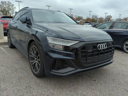 Used 2023 Audi Q8 Prestige w/ Prestige Package image 2