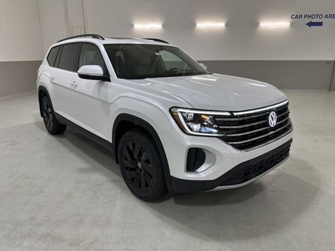 New 2026 Volkswagen Atlas SE image 4