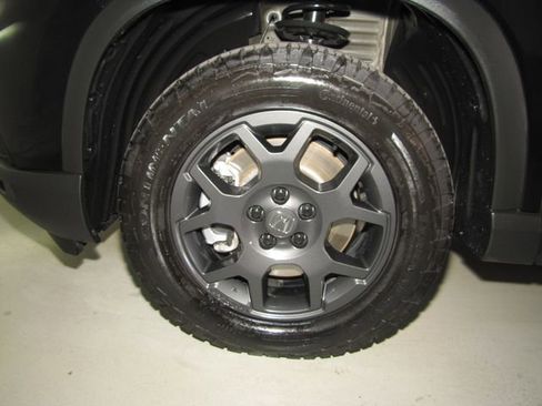 Certified 2024 Honda Pilot TrailSport image 26