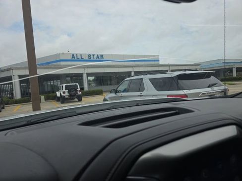 Used 2020 Chevrolet Silverado 1500 LT w/ Texas Edition image 12