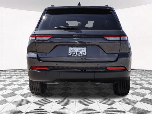 New 2025 Jeep Grand Cherokee Altitude image 12