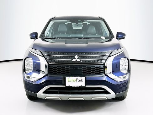 Used 2024 Mitsubishi Outlander SE AWD/4WD image 2