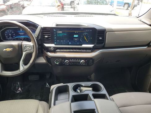Used 2022 Chevrolet Silverado 1500 LT image 14
