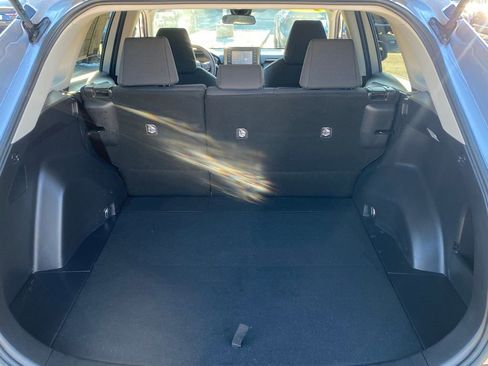 Used 2021 Toyota RAV4 LE image 11