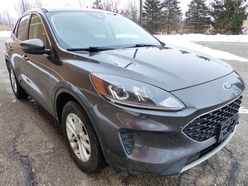 Used 2020 Ford Escape SE image 11