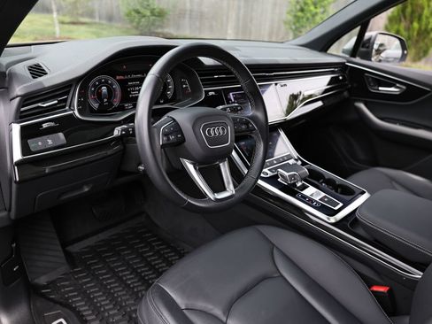 Certified 2025 Audi Q7 2.0T Premium w/ Convenience Package AWD/4WD image 20