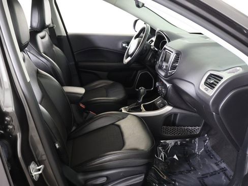 Used 2018 Jeep Compass Latitude w/ Cold Weather Group image 26