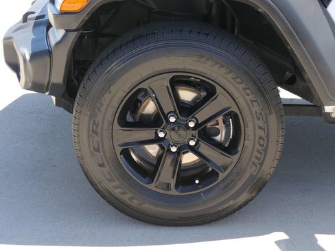 Used 2021 Jeep Wrangler Unlimited Sport AWD/4WD image 10