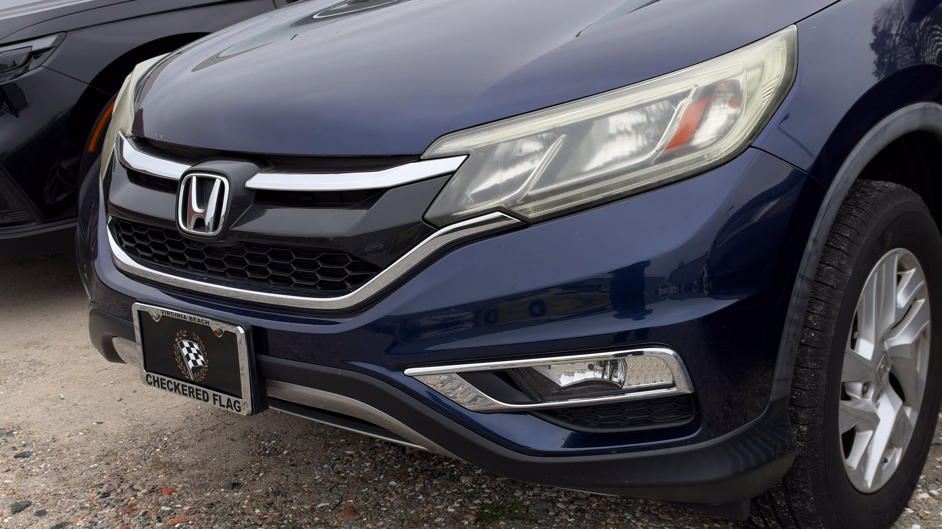 Used 2016 Honda CR-V EX image 2