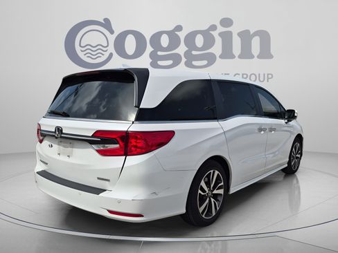Certified 2024 Honda Odyssey Touring image 6
