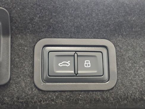 Used 2022 Audi A6 Premium Plus w/ Premium Plus Package image 23