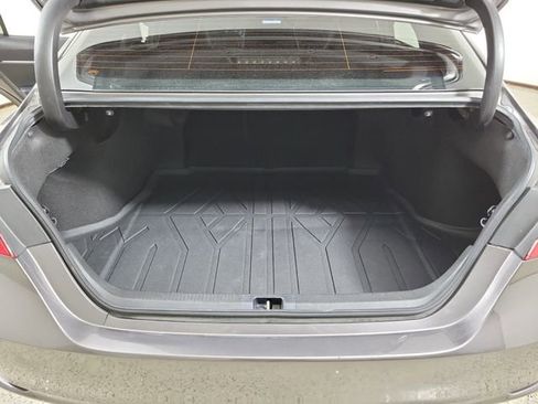 Used 2021 Toyota Camry SE FWD image 10