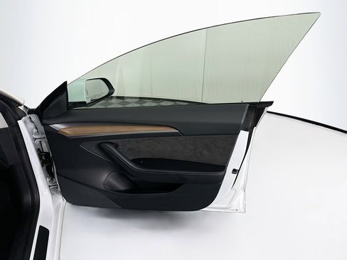 Used 2021 Tesla Model 3 Standard Range Plus image 30