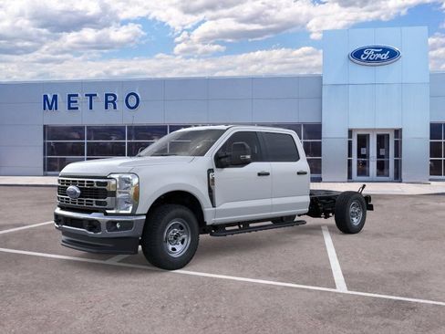 New 2026 Ford F350 XL w/ XL Chrome Package AWD/4WD image 2