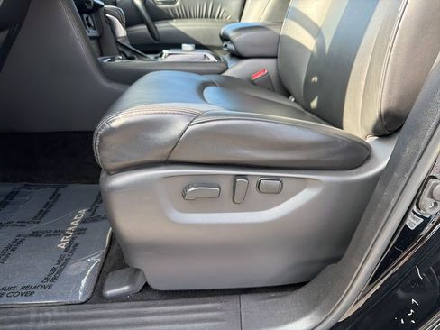 Used 2022 Nissan Armada SV image 14